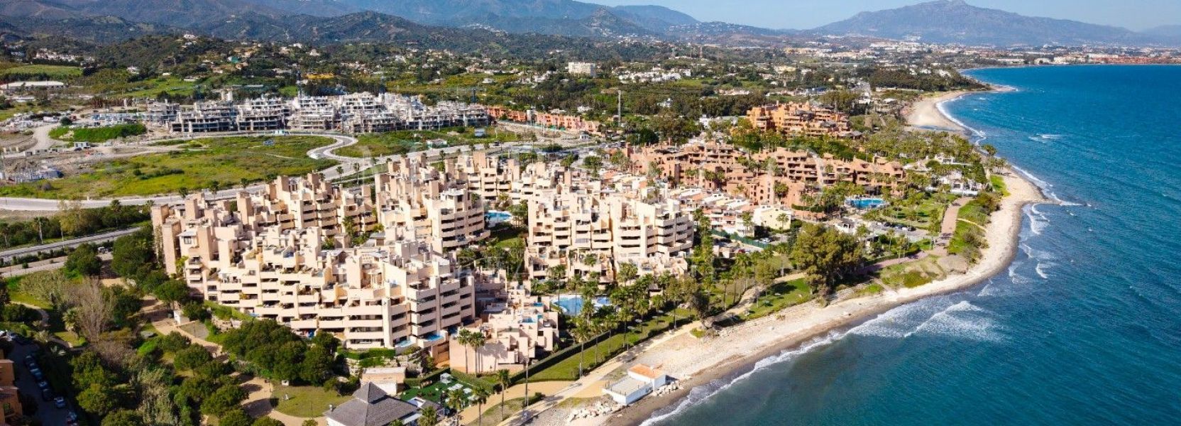Zweistöckiges Penthouse in Bahia de la Plata, Estepona Ost, Estepona