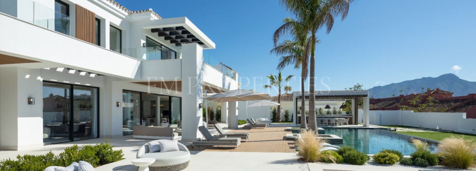 Villa  in Monte Halcones, Benahavis