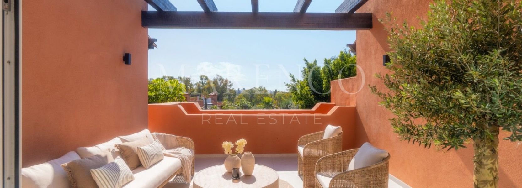 Zweistöckiges Penthouse  in Nueva Andalucia, Marbella