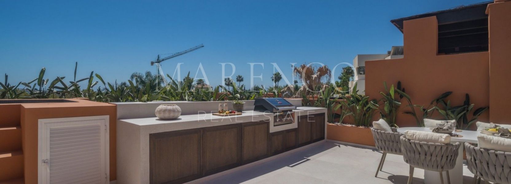 Zweistöckiges Penthouse  in Nueva Andalucia, Marbella