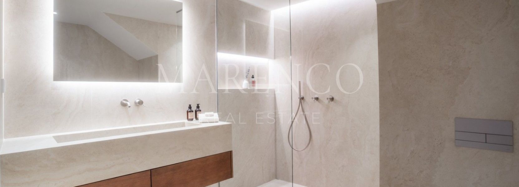 Zweistöckiges Penthouse  in Nueva Andalucia, Marbella