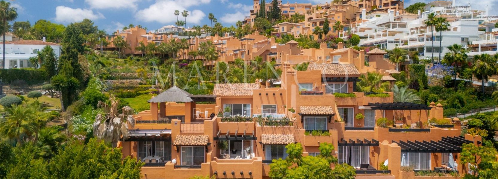 Zweistöckiges Penthouse  in Nueva Andalucia, Marbella