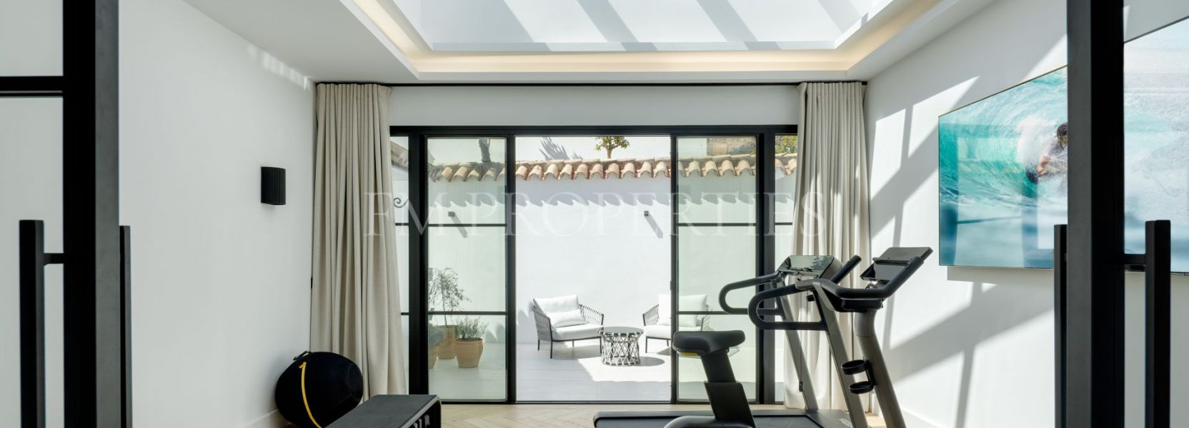 Villa  in El Herrojo, Benahavis