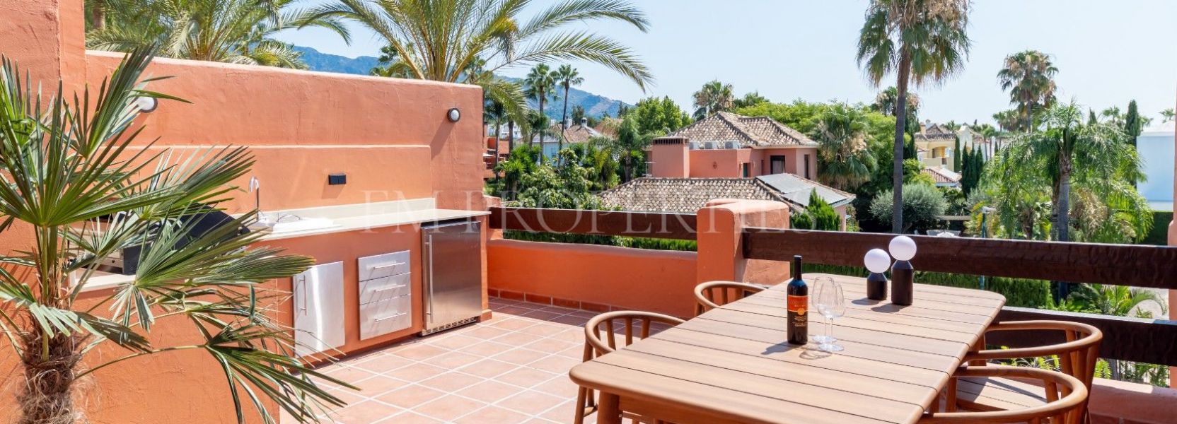 Geschakeld huis  in Altos de Puente Romano, Marbella Golden Mile, Marbella