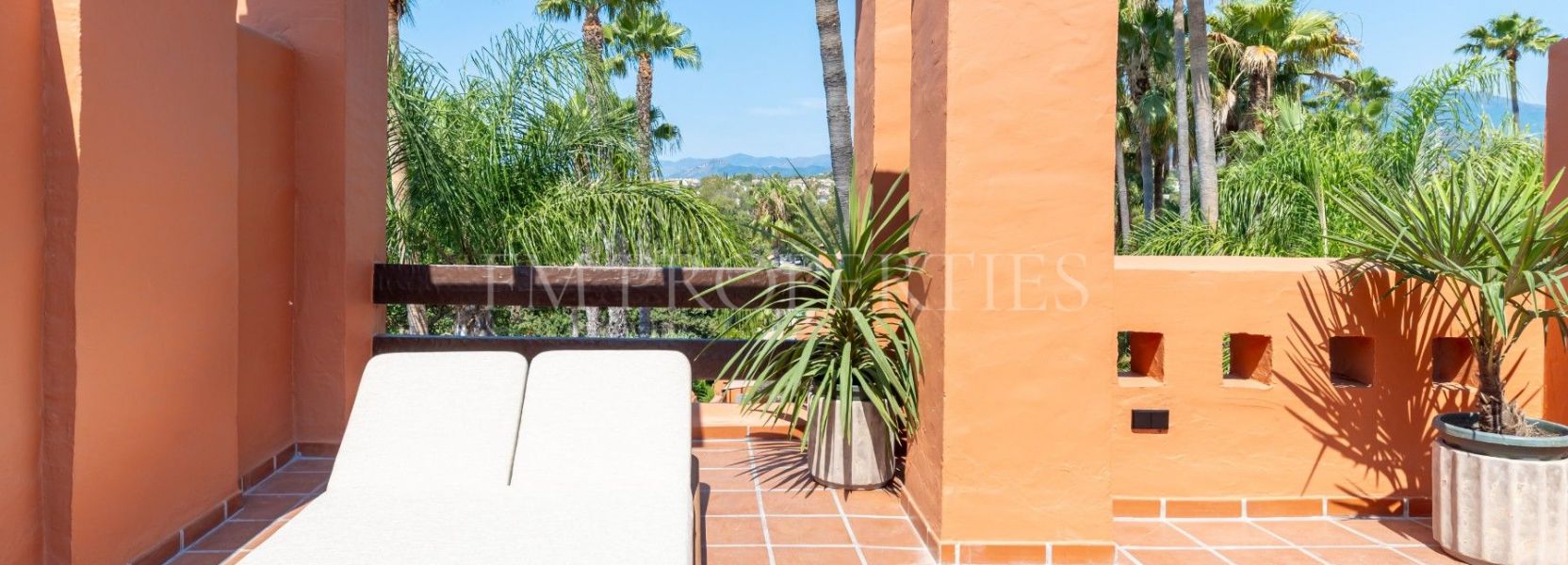 Geschakeld huis  in Altos de Puente Romano, Marbella Golden Mile, Marbella