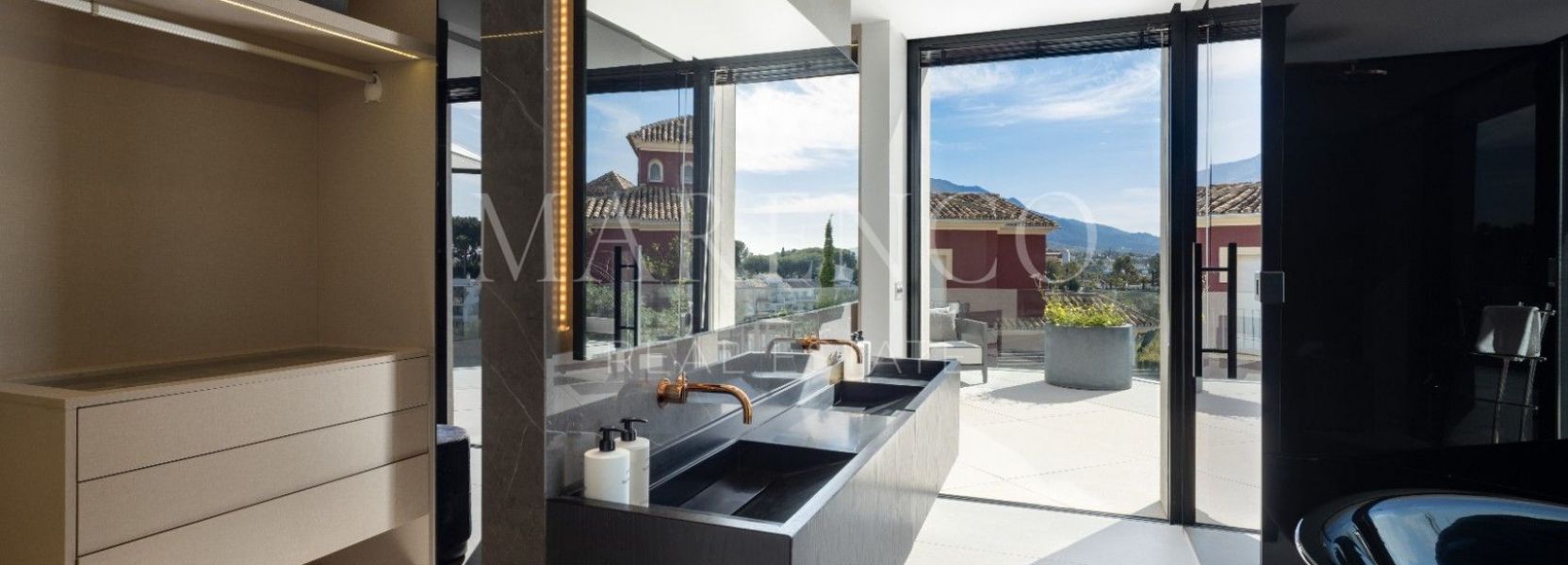 Villa  en El Herrojo, Benahavis