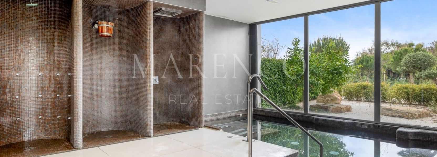 Apartamento  en Estepona