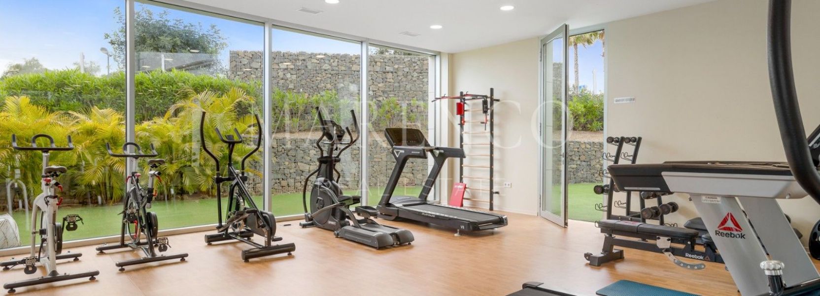 Apartamento  en Estepona