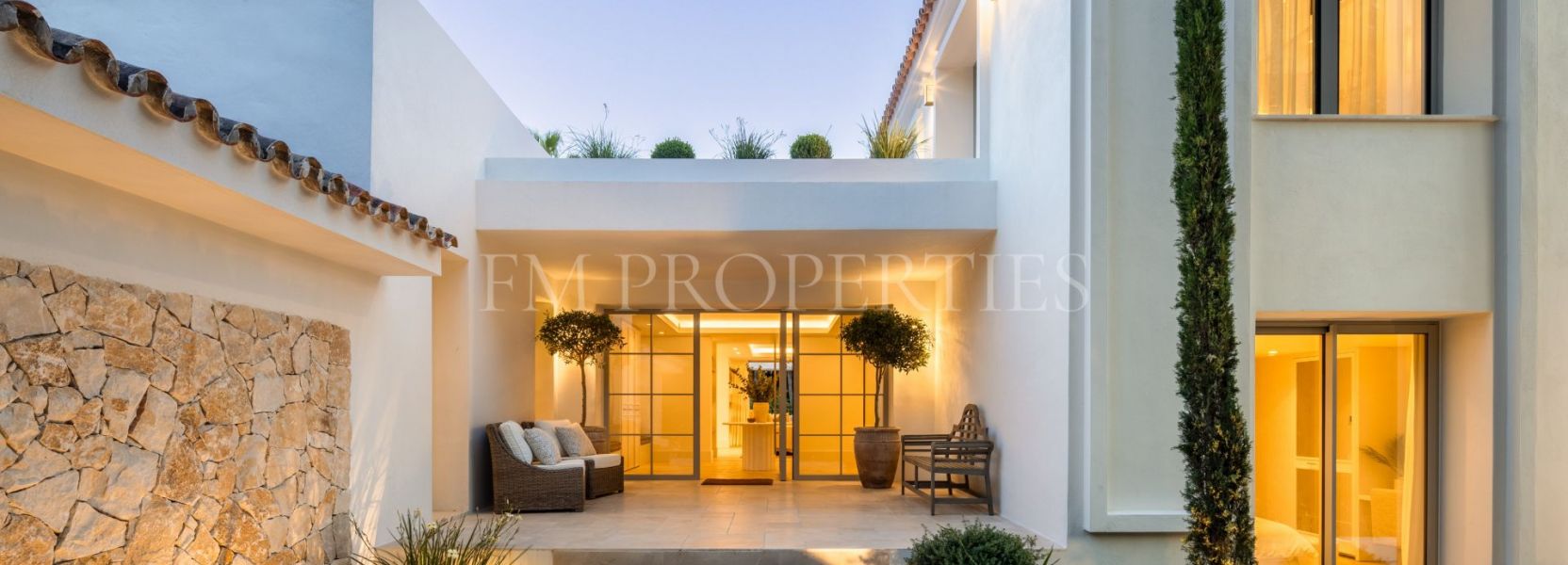 Villa  in Rocio de Nagüeles, Marbella Golden Mile, Marbella