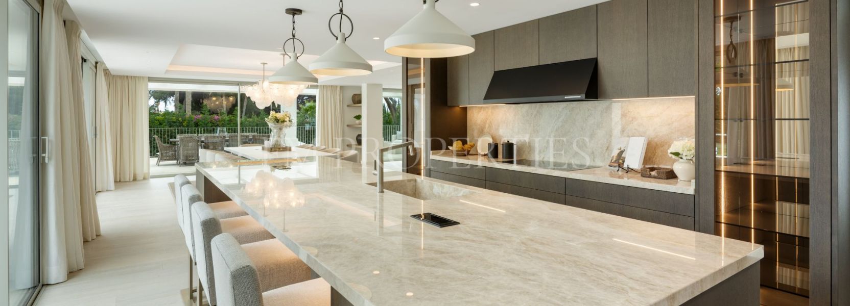 Villa  in Rocio de Nagüeles, Marbella Golden Mile, Marbella