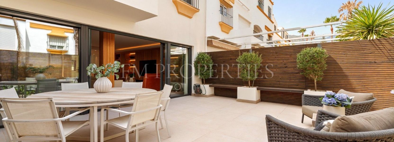Geschakeld huis  in Marbellamar, Marbella Golden Mile, Marbella