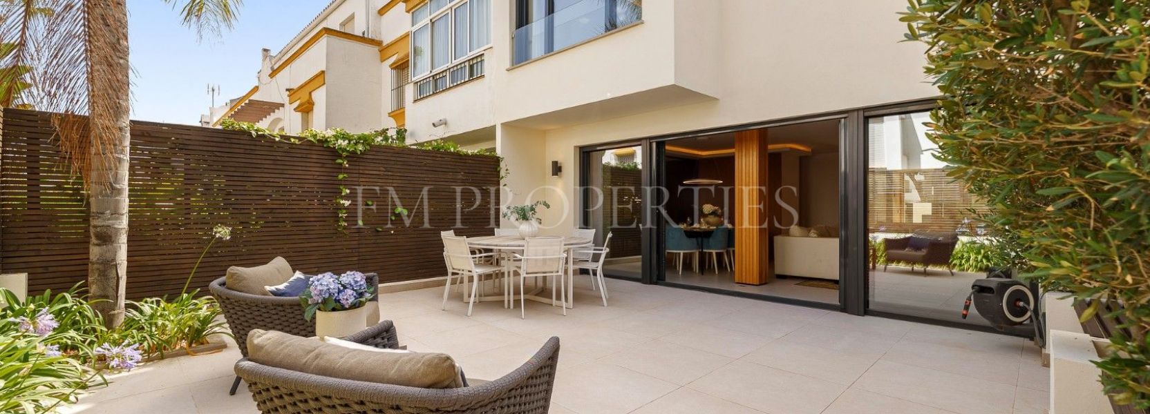 Geschakeld huis  in Marbellamar, Marbella Golden Mile, Marbella