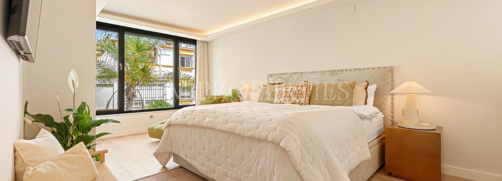 Geschakeld huis  in Marbellamar, Marbella Golden Mile, Marbella