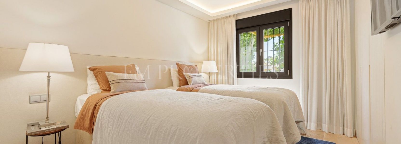 Geschakeld huis  in Marbellamar, Marbella Golden Mile, Marbella