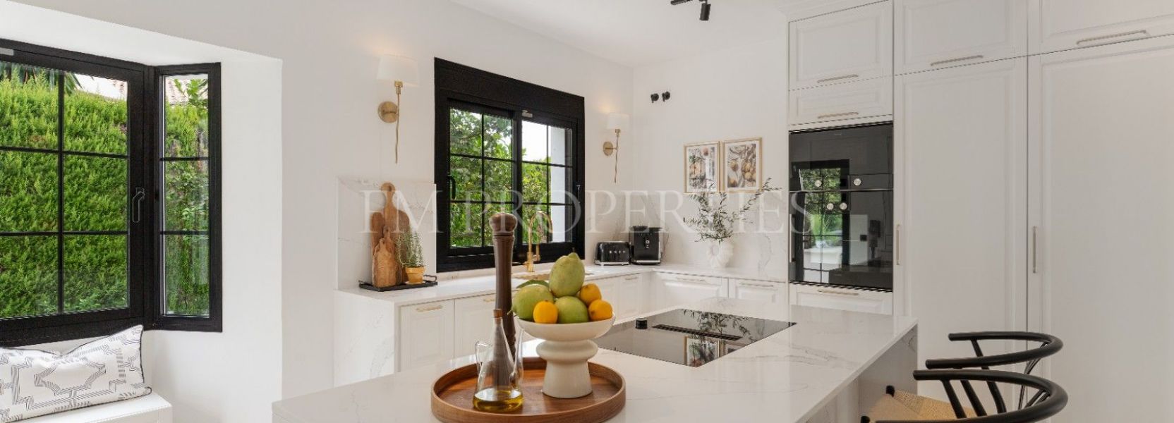 Villa  in Monte Biarritz, Estepona East, Estepona