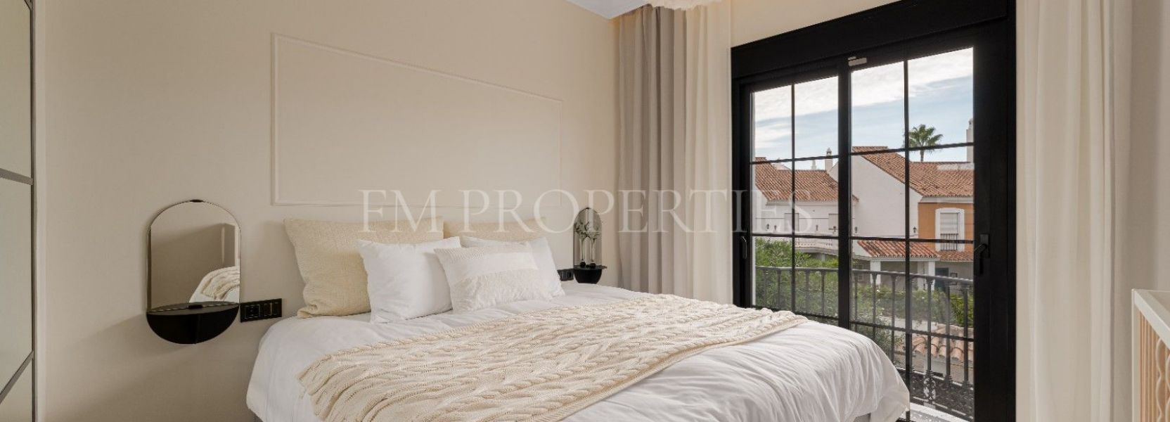 Villa  in Monte Biarritz, Estepona East, Estepona