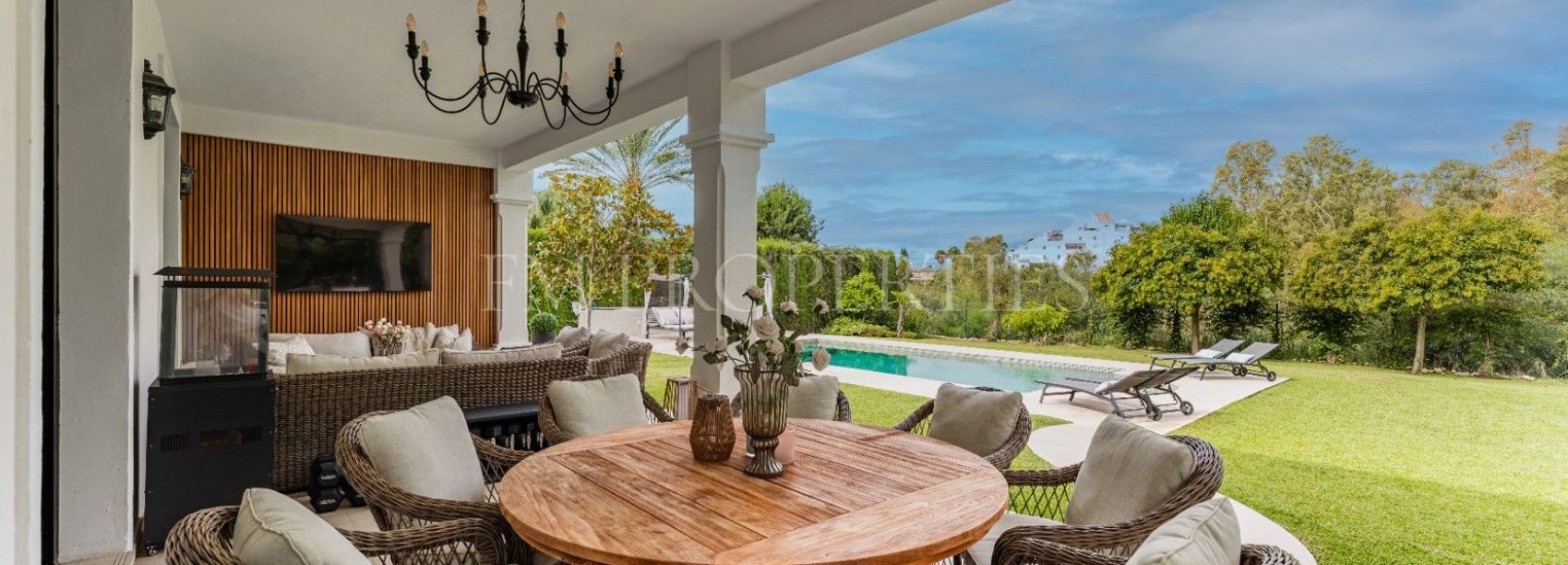 Villa  in Monte Biarritz, Estepona East, Estepona