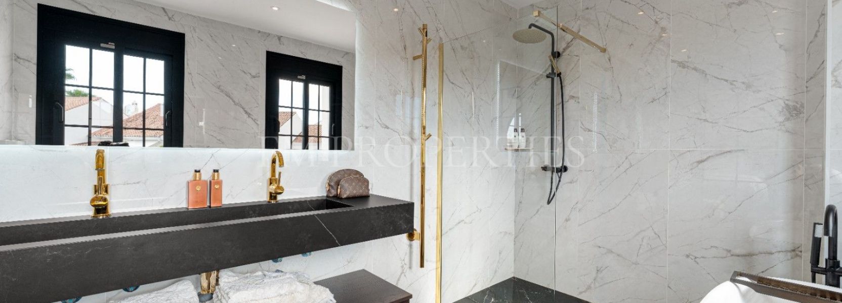 Villa  in Monte Biarritz, Estepona East, Estepona