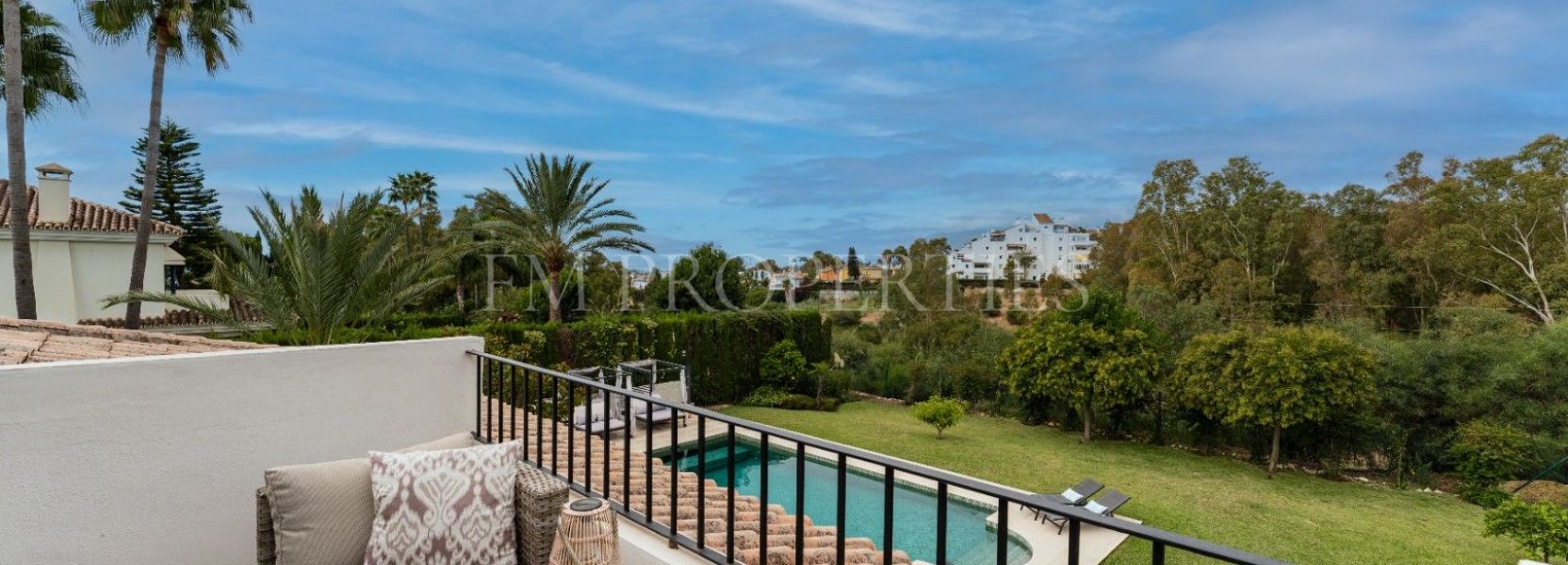 Villa  in Monte Biarritz, Estepona East, Estepona