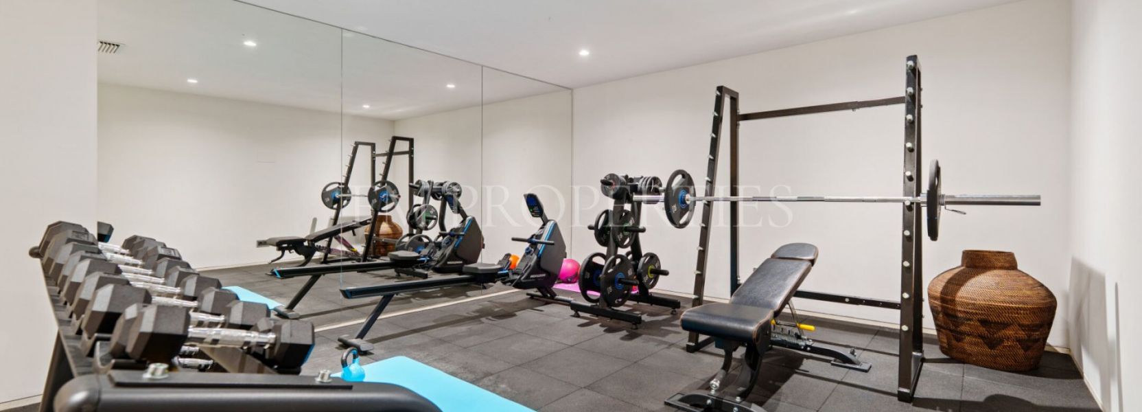 Villa  in Haza del Conde, Nueva Andalucia, Marbella