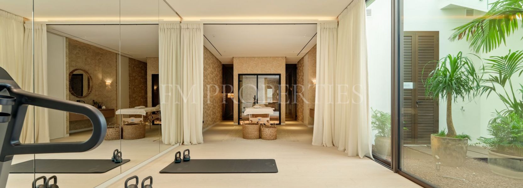 Villa  in Marbella Goldene Meile, Marbella