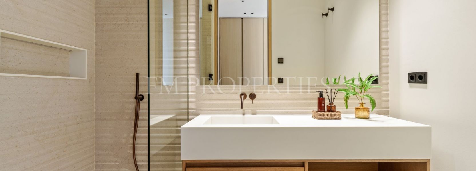 Villa  in Marbella Goldene Meile, Marbella