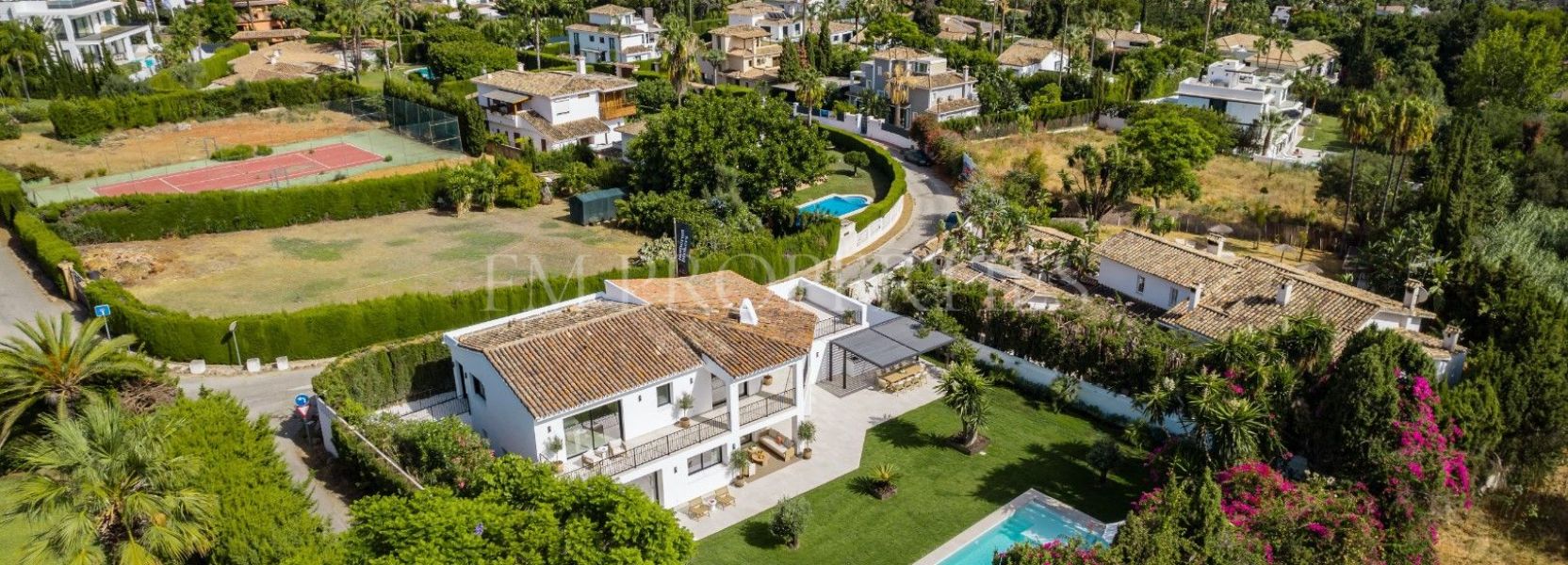 Villa  in Rocio de Nagüeles, Marbella Golden Mile, Marbella