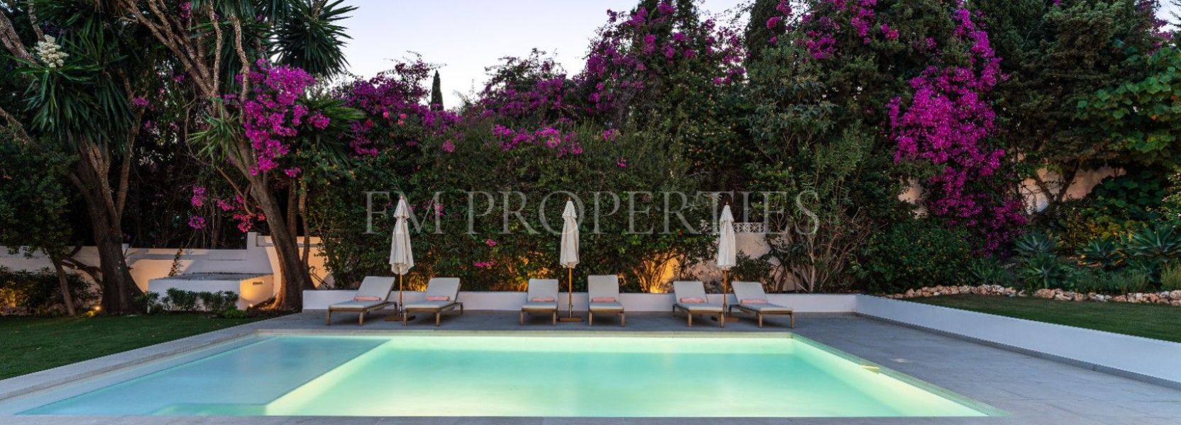 Villa  in Rocio de Nagüeles, Marbella Golden Mile, Marbella