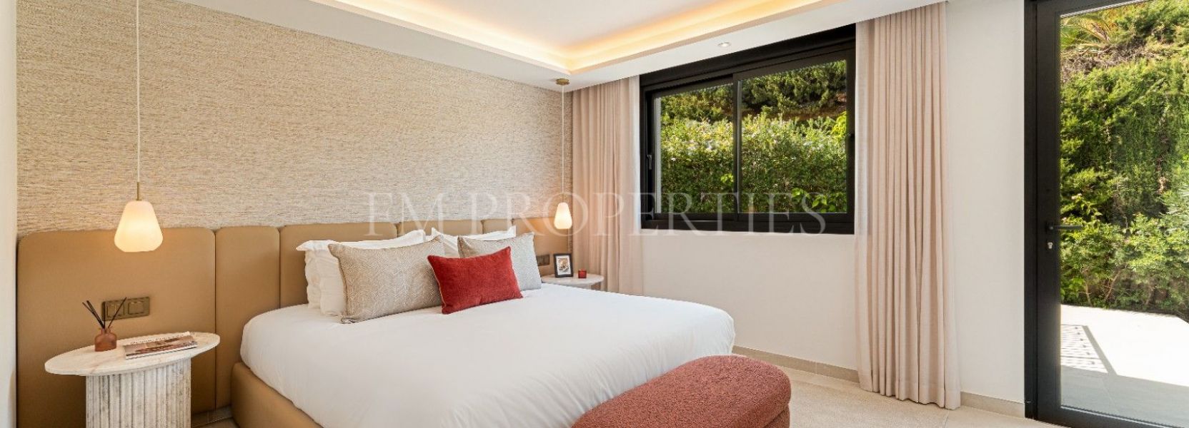 Villa  in Rocio de Nagüeles, Marbella Golden Mile, Marbella