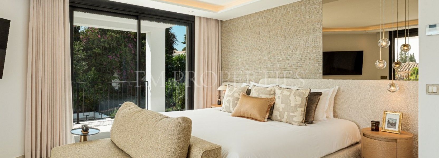 Villa  in Rocio de Nagüeles, Marbella Golden Mile, Marbella