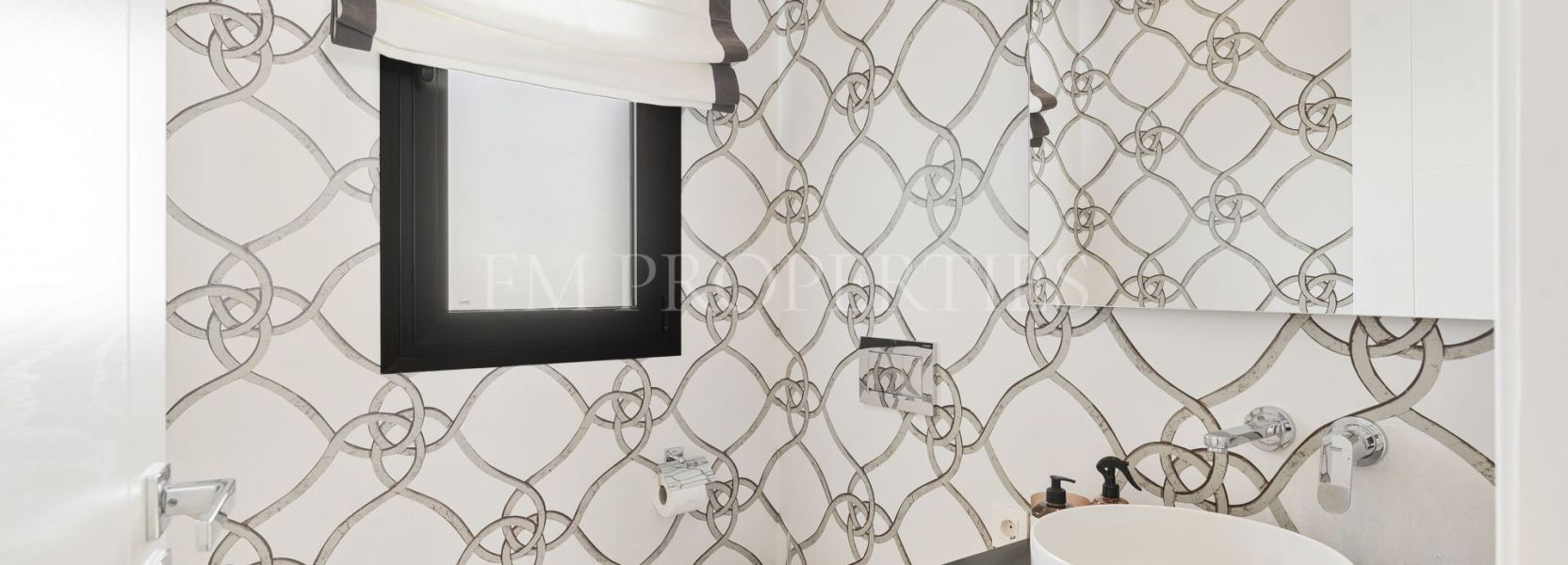 Villa  in Los Naranjos Golf, Nueva Andalucia, Marbella