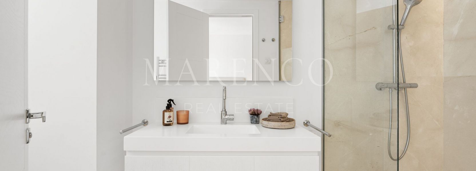 Villa  in Los Naranjos Golf, Nueva Andalucia, Marbella