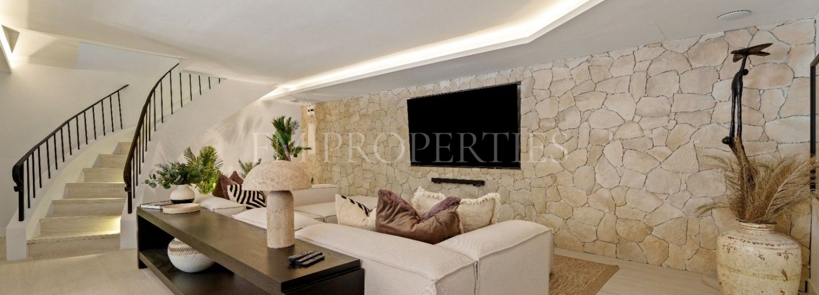 Villa  in Nueva Andalucia, Marbella