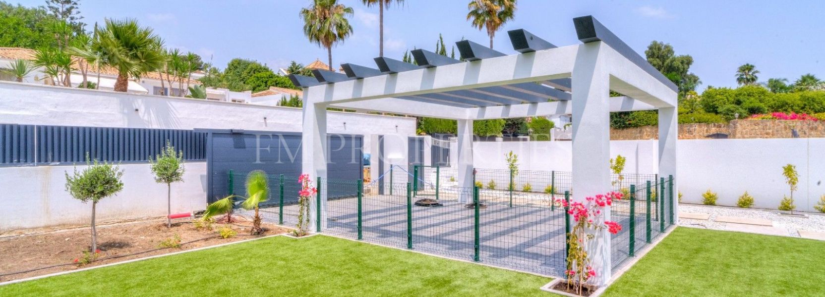 Villa  en Monte Biarritz, Estepona Este, Estepona