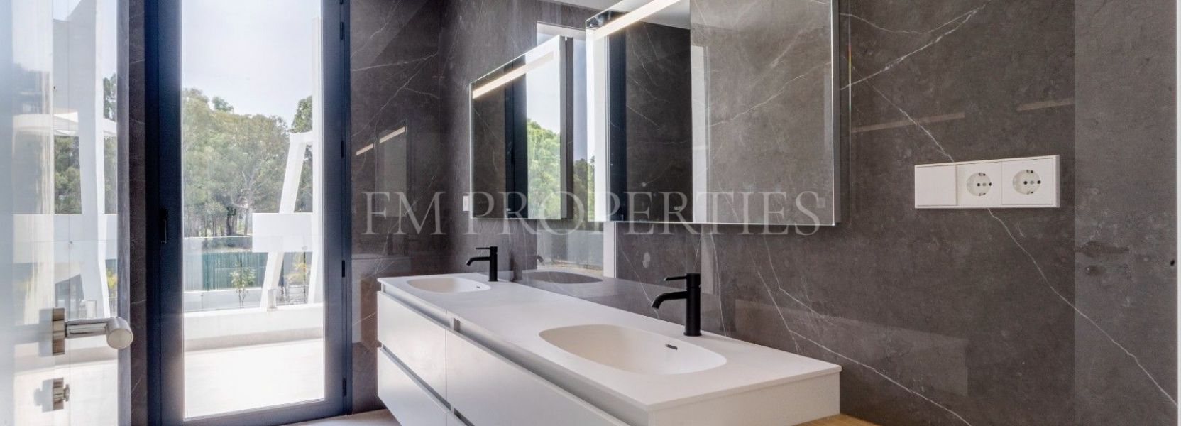 Villa  en Monte Biarritz, Estepona Este, Estepona