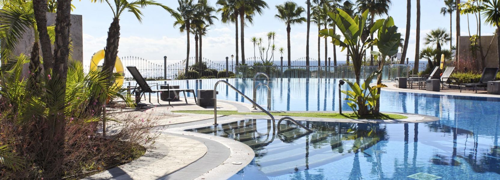 Apartment  in New Golden Mile, Estepona East, Estepona