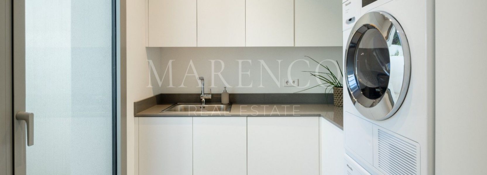 Villa  in Monte Halcones, Benahavis