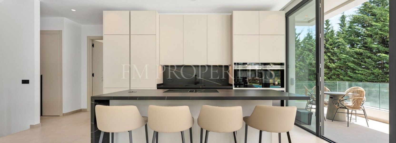 Villa  in La Cerquilla, Nueva Andalucia, Marbella