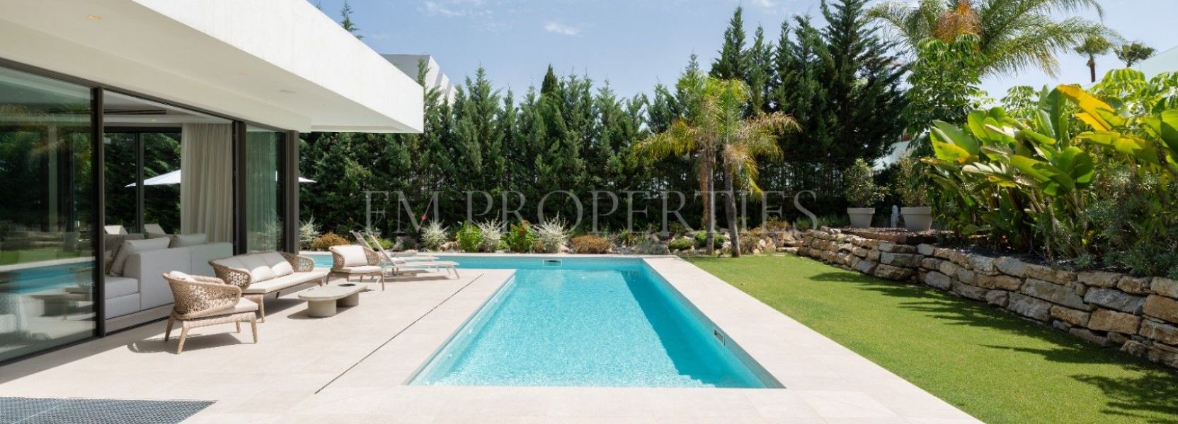 Villa  in La Cerquilla, Nueva Andalucia, Marbella