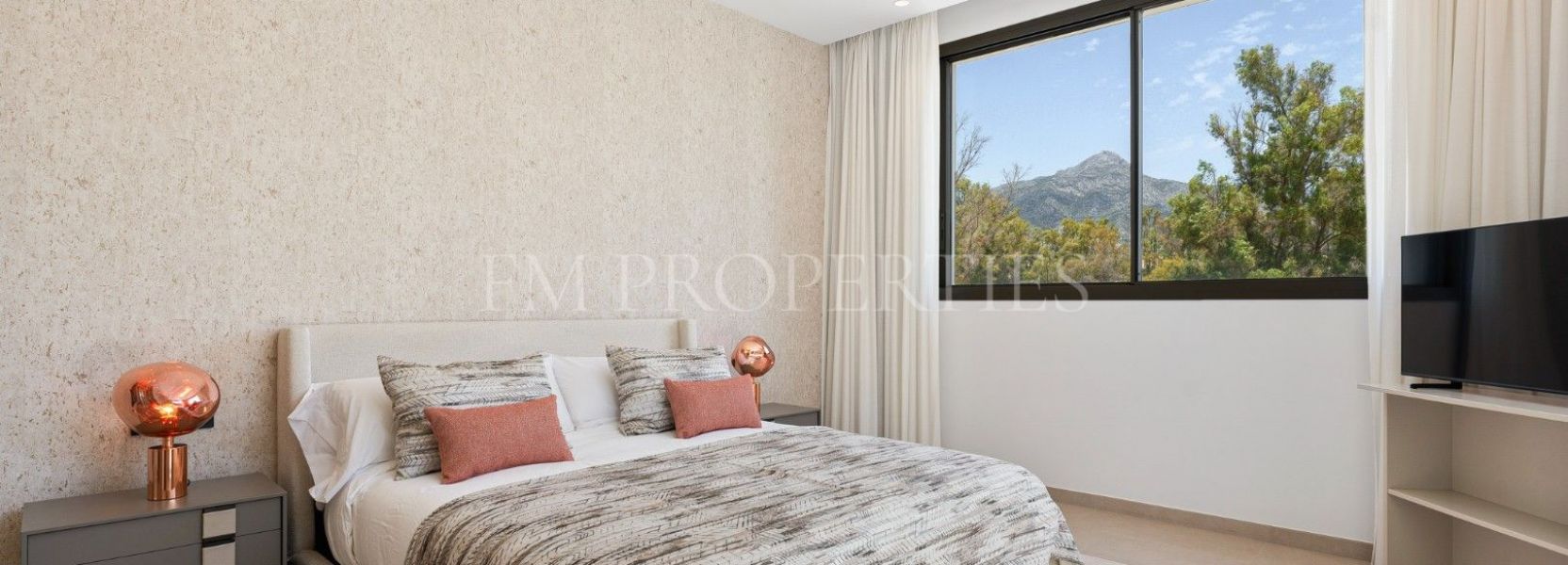 Villa  in La Cerquilla, Nueva Andalucia, Marbella