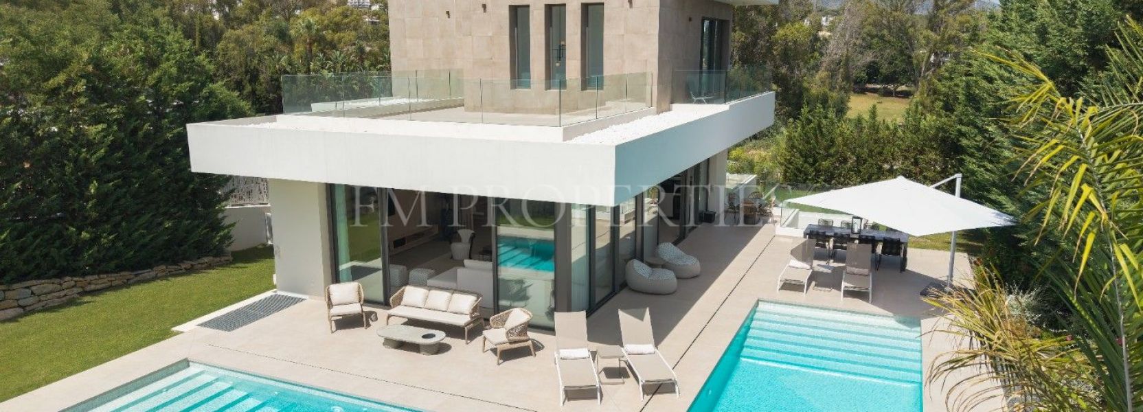 Villa  in La Cerquilla, Nueva Andalucia, Marbella