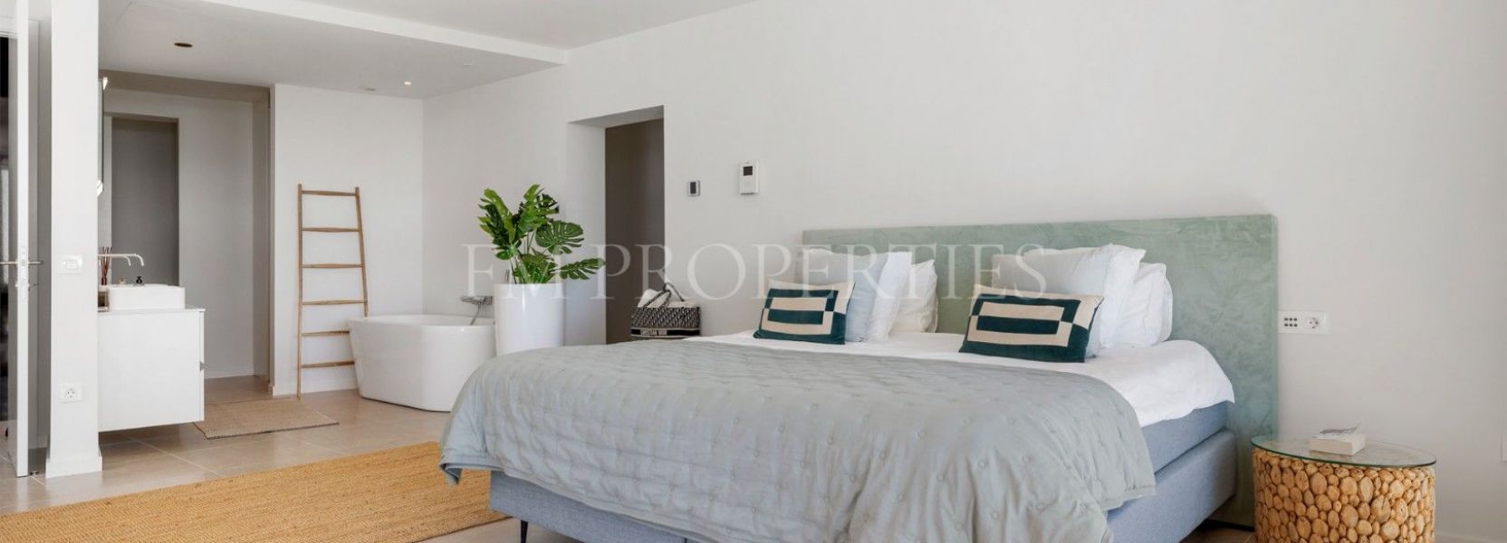 Villa  in La Alqueria, Benahavis