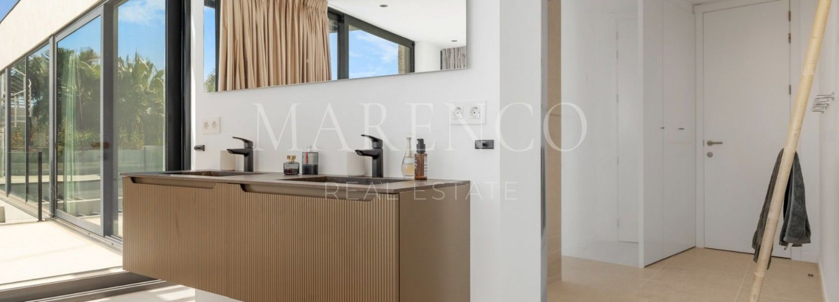 Villa  in La Alqueria, Benahavis