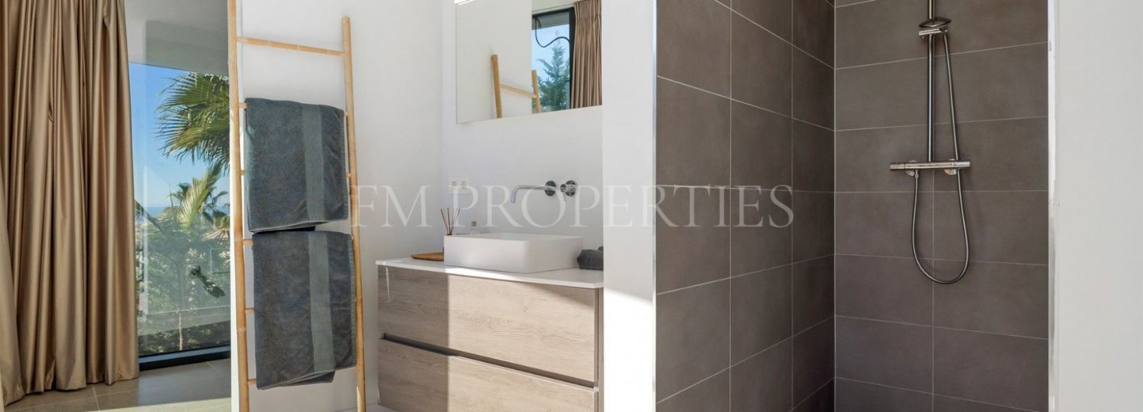 Villa  in La Alqueria, Benahavis