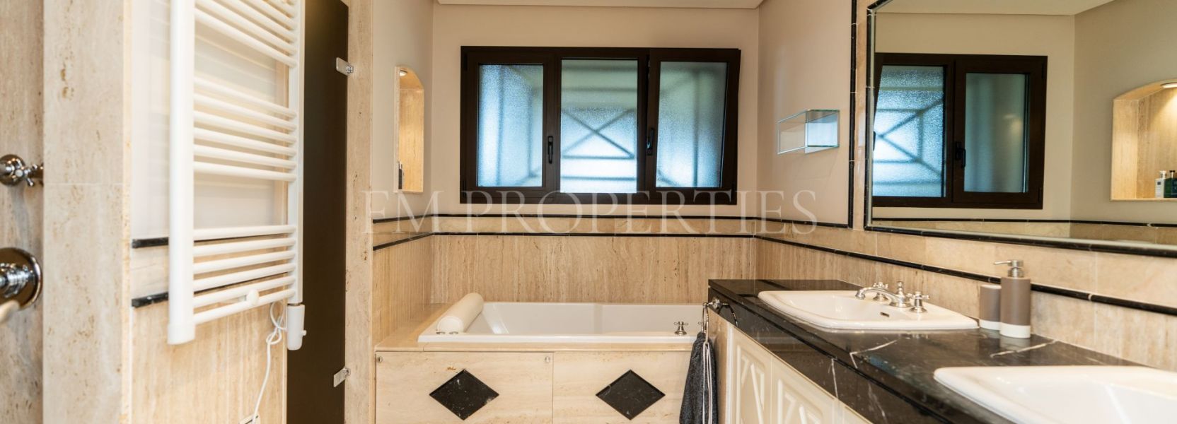 Ground Floor Apartment  in Aloha Park, Nueva Andalucia, Marbella