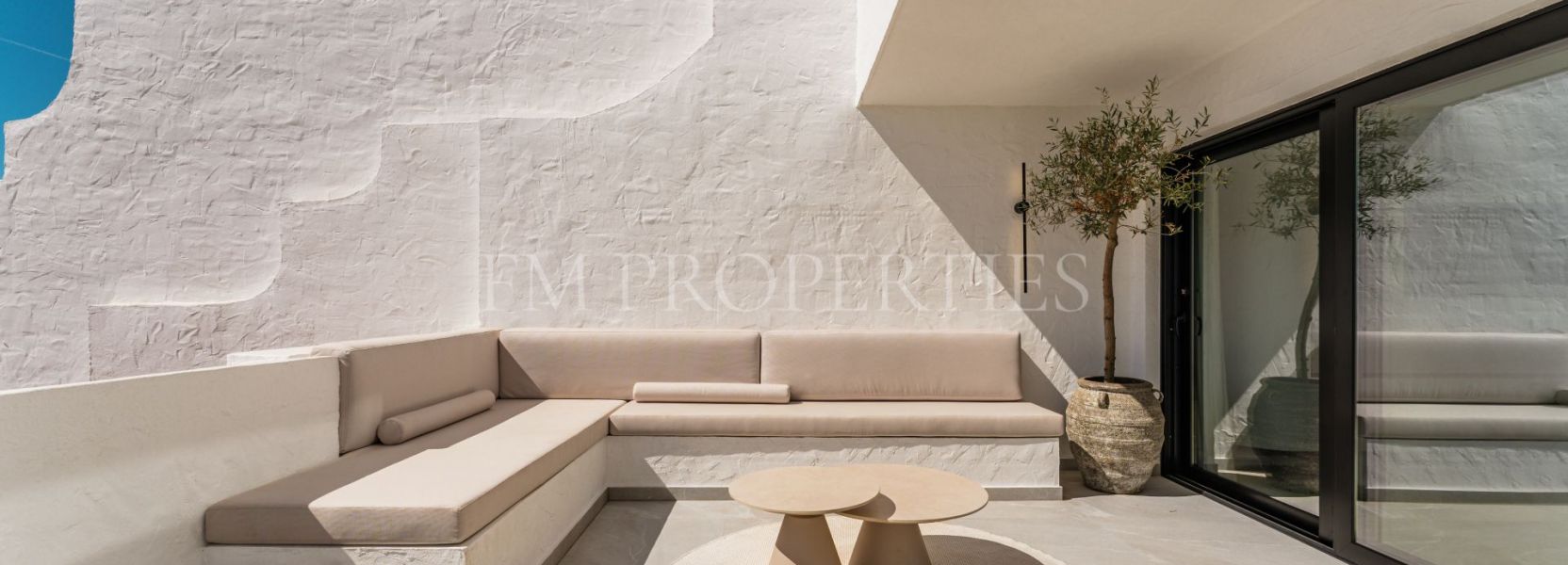 Duplex  in Las Colinas de Marbella, Benahavis