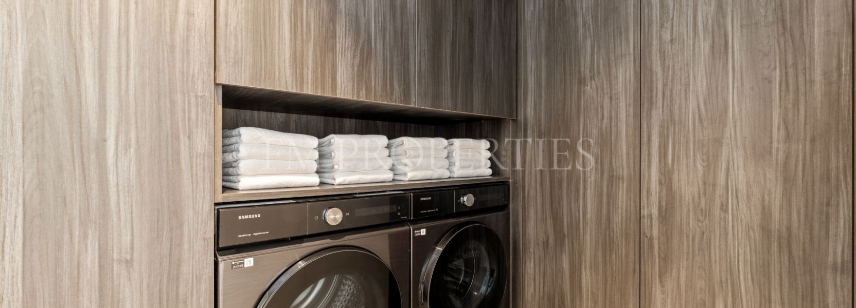 Duplex  in Las Colinas de Marbella, Benahavis