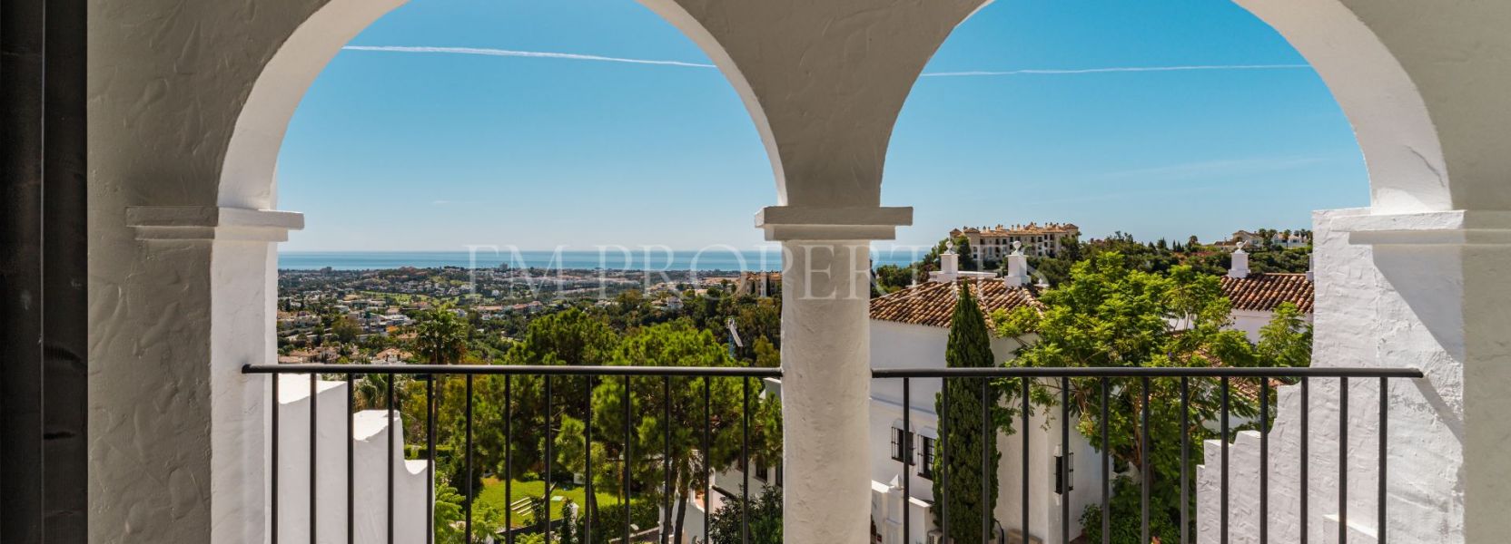 Duplex  in Las Colinas de Marbella, Benahavis