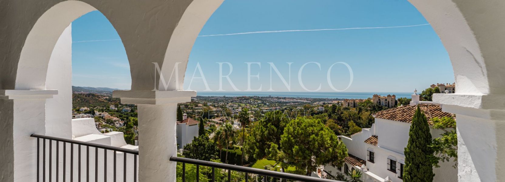 Duplex  à Las Colinas de Marbella, Benahavis