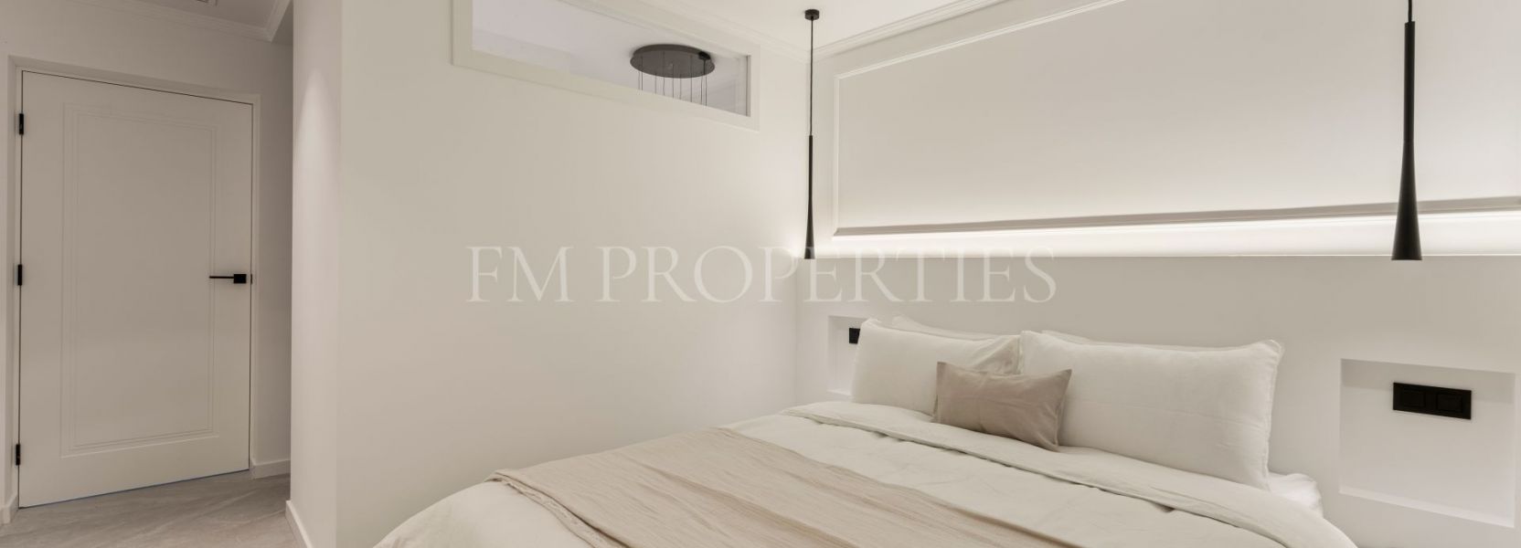 Duplex  in Las Colinas de Marbella, Benahavis